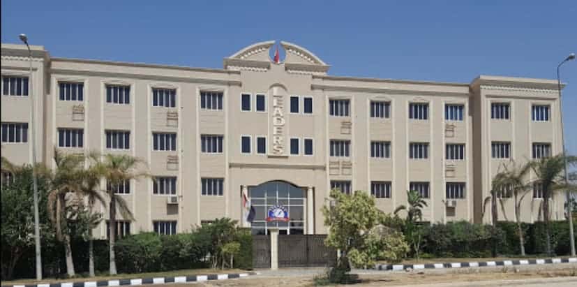 مدرسة ليدرز للغات